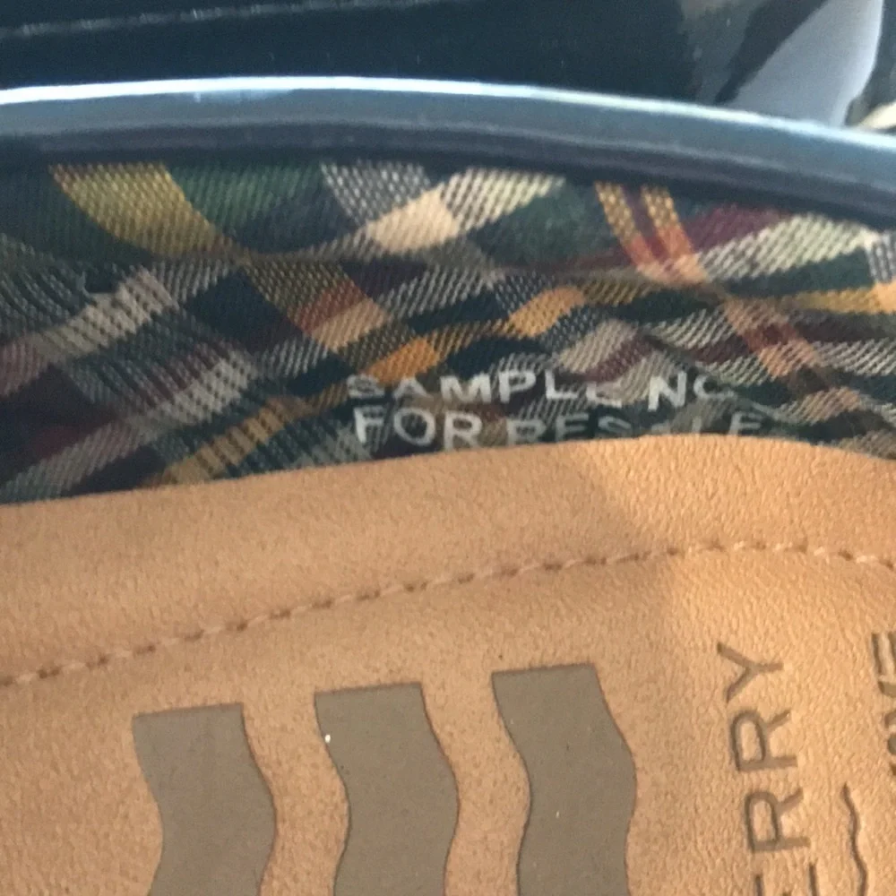 Sperry excellent new